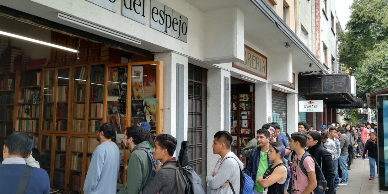 El día en el que los mexicanos hicieron fila para rescatar sus libros