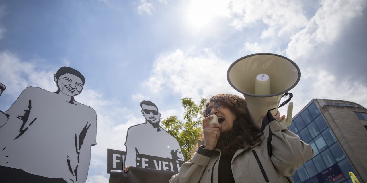 El retroceso de la libertad de expresión en España y México