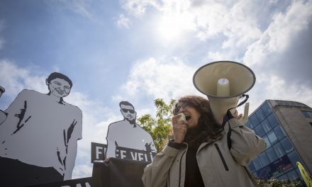 El retroceso de la libertad de expresión en España y México