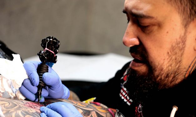 El tatuador de Tepito que triunfa en Madrid
