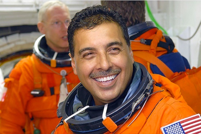 Premian al astronauta michoacano José Hernández Moreno