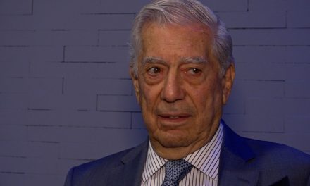 Vargas Llosa: “Los primeros gestos de AMLO son tranquilizadores”
