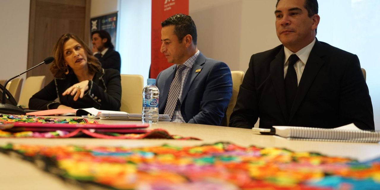 Gobernador ‘campechano’ invita a invertir en el estado más seguro de México