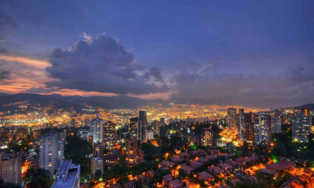 Descubre la magia de Medellín: Top 5 planes